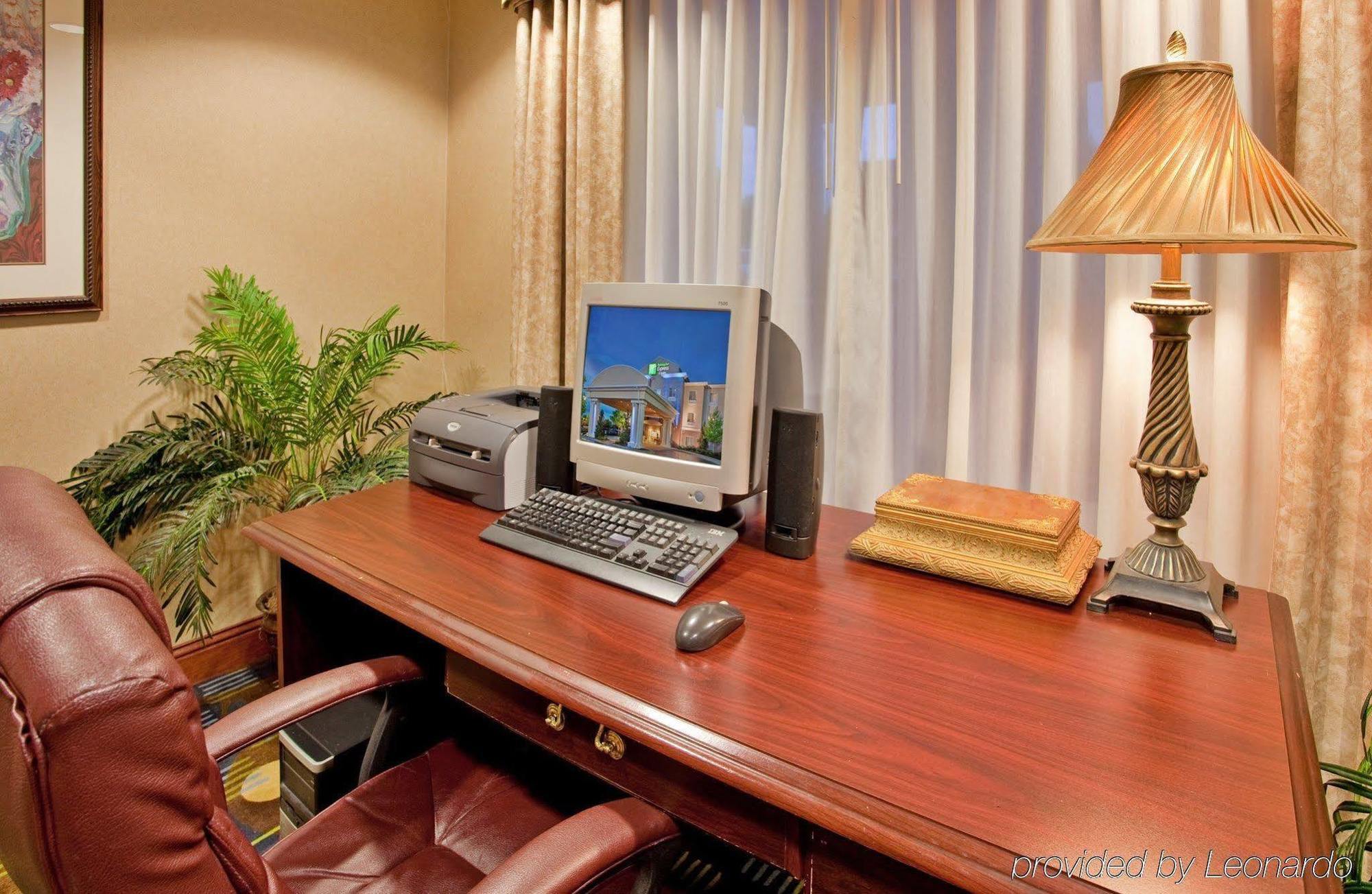 Holiday Inn Express Independence - Kansas City By Ihg Dış mekan fotoğraf